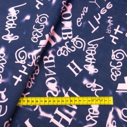 Tkanina jeansowa wzór różowe napisy kolor niebieski