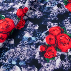 Tkanina Barbie Marschiano czerwone kwiaty na granatowym tle