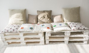 Jak zrobić poduszki na meble z palet?